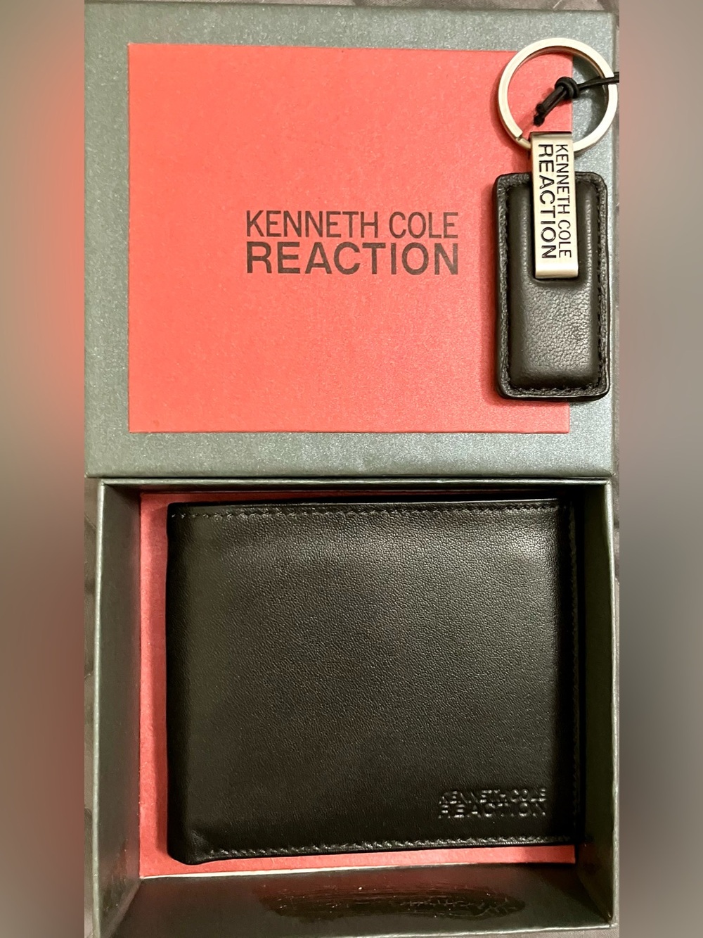 NIB Men's Kenneth Cole Genuine Leather Dark Brown Wallet & Key Chain